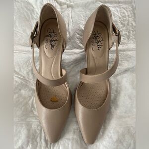Life Stride Women's Beige Heels